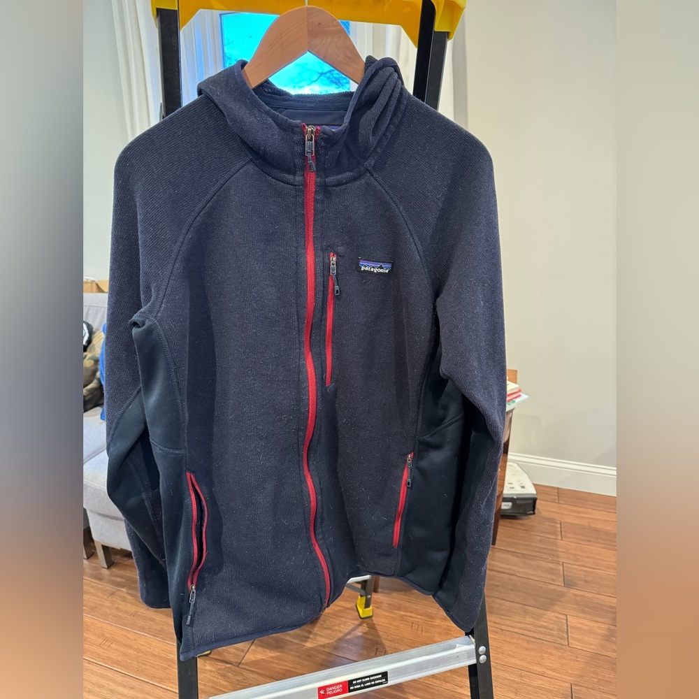 Patagonia M Better Sweater Hoody in Navy w Red Accents
